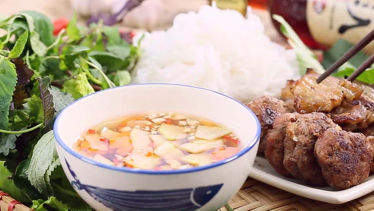bun cha nga canh quan an sang ngon sapa