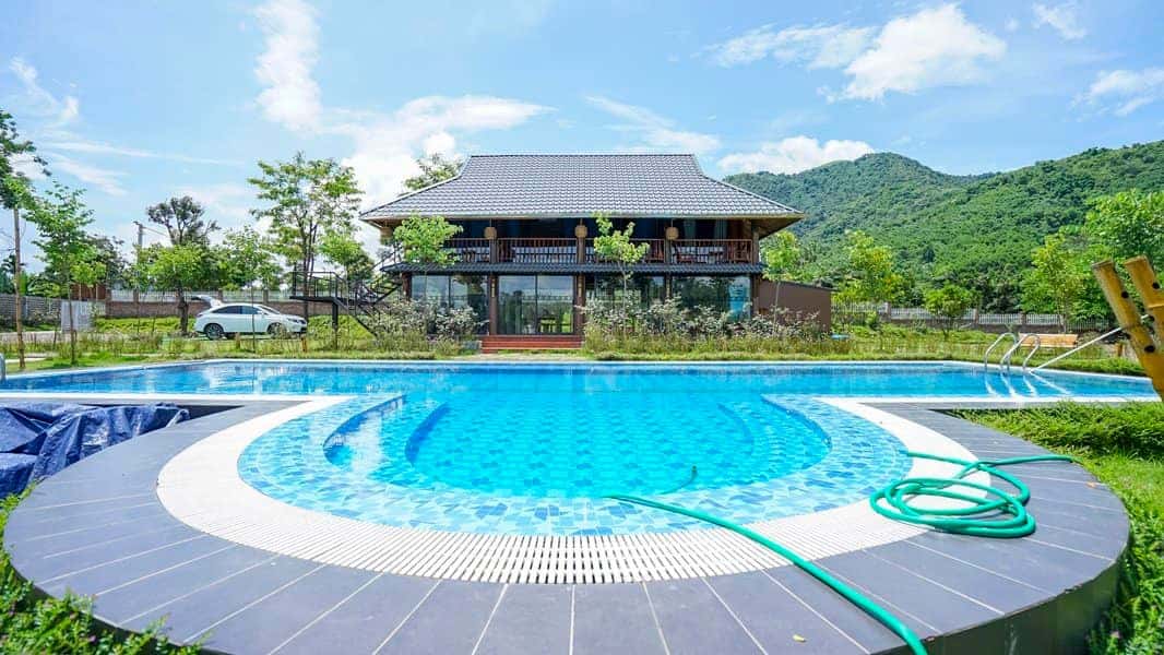 justfly khuon vien hoa ban homestay hoa binh