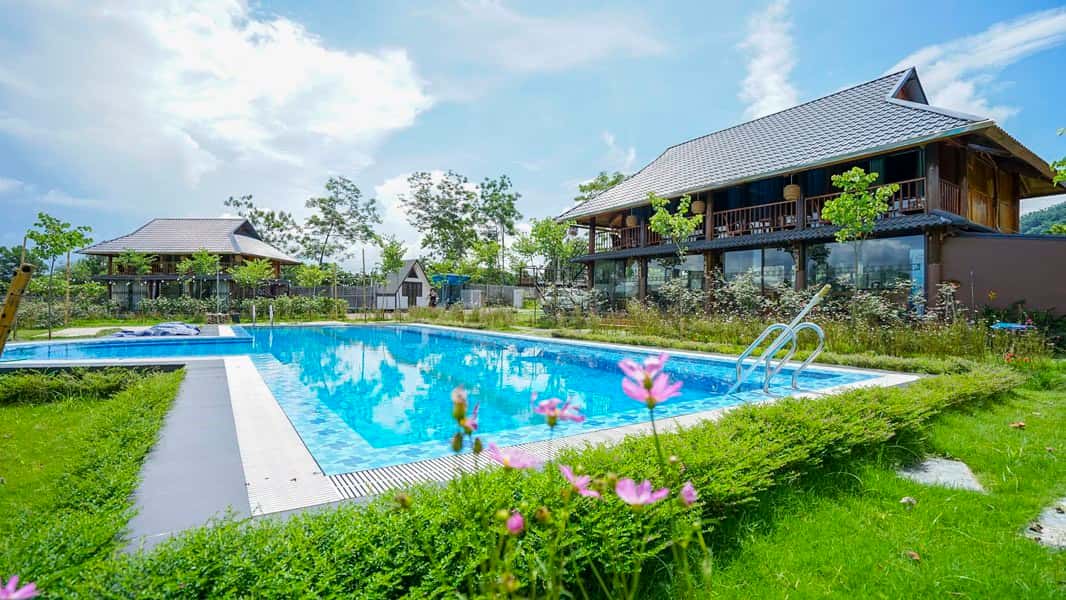 justfly nha san hoa ban homestay hoa binh