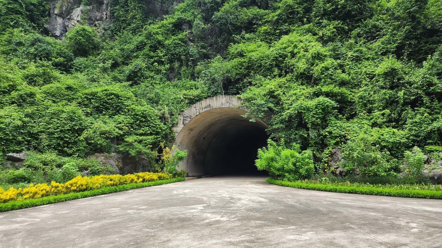 tuyet tinh coc dia diem du lich ninh binh attnib07