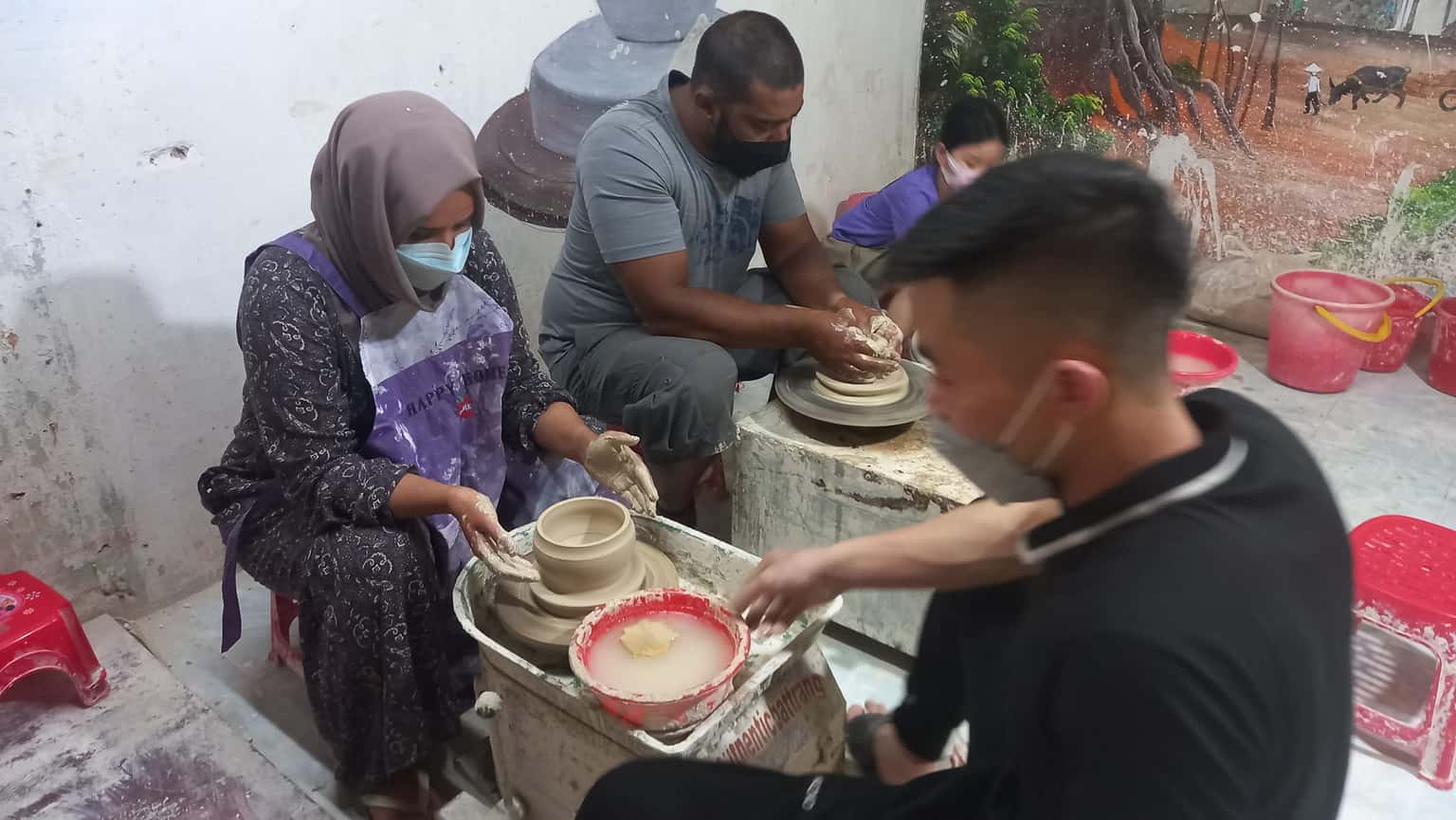 bat trang pottery class in old quarter hanoi