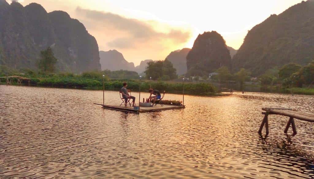 phong 4 nguoi view nui quoc khanh bamboo homestay ninh binh