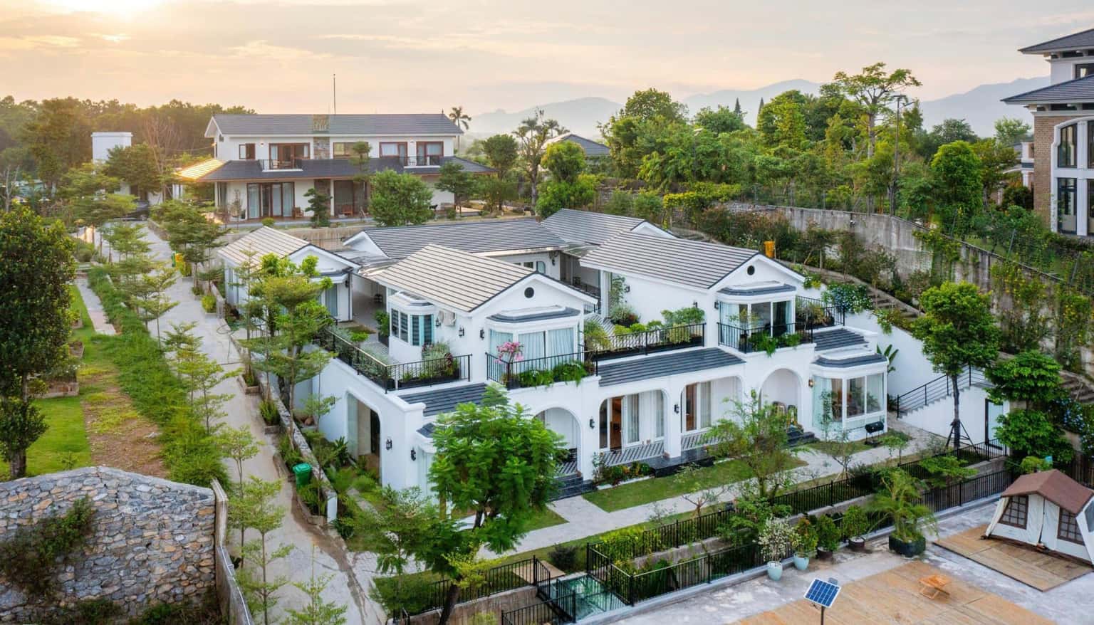 Flowers Villa (Đồng Chanh Lake Ville), Hoà Bình — photo 12