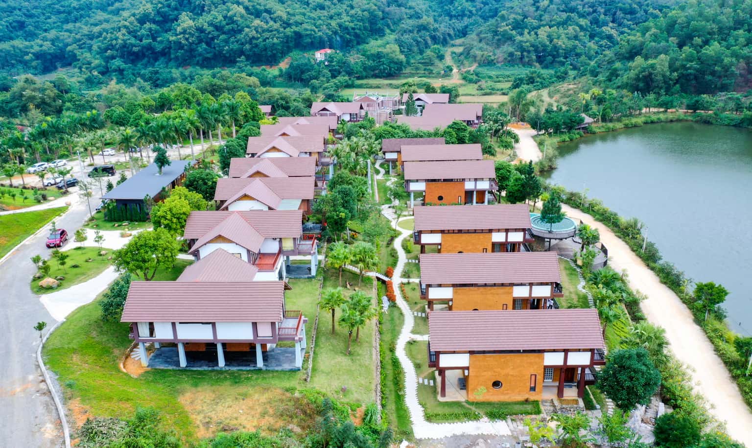 khuon vien thang may village ba vi
