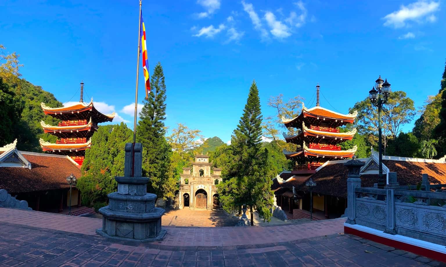 justfly chua huong hanoi