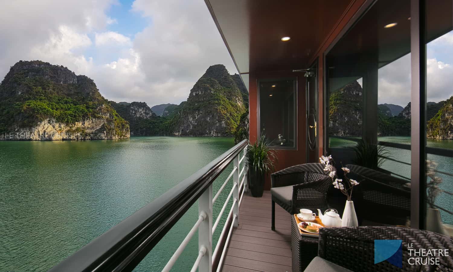 justfly le theatre ha long