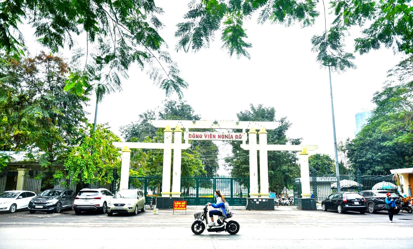 justfly cong vien nghia do hanoi