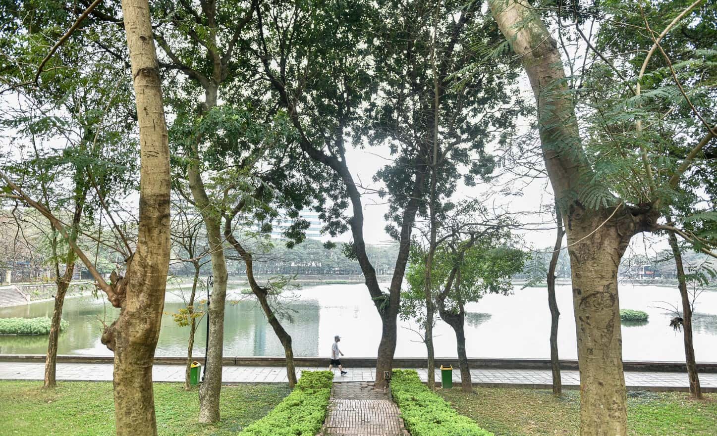 justfly cong vien nghia do hanoi