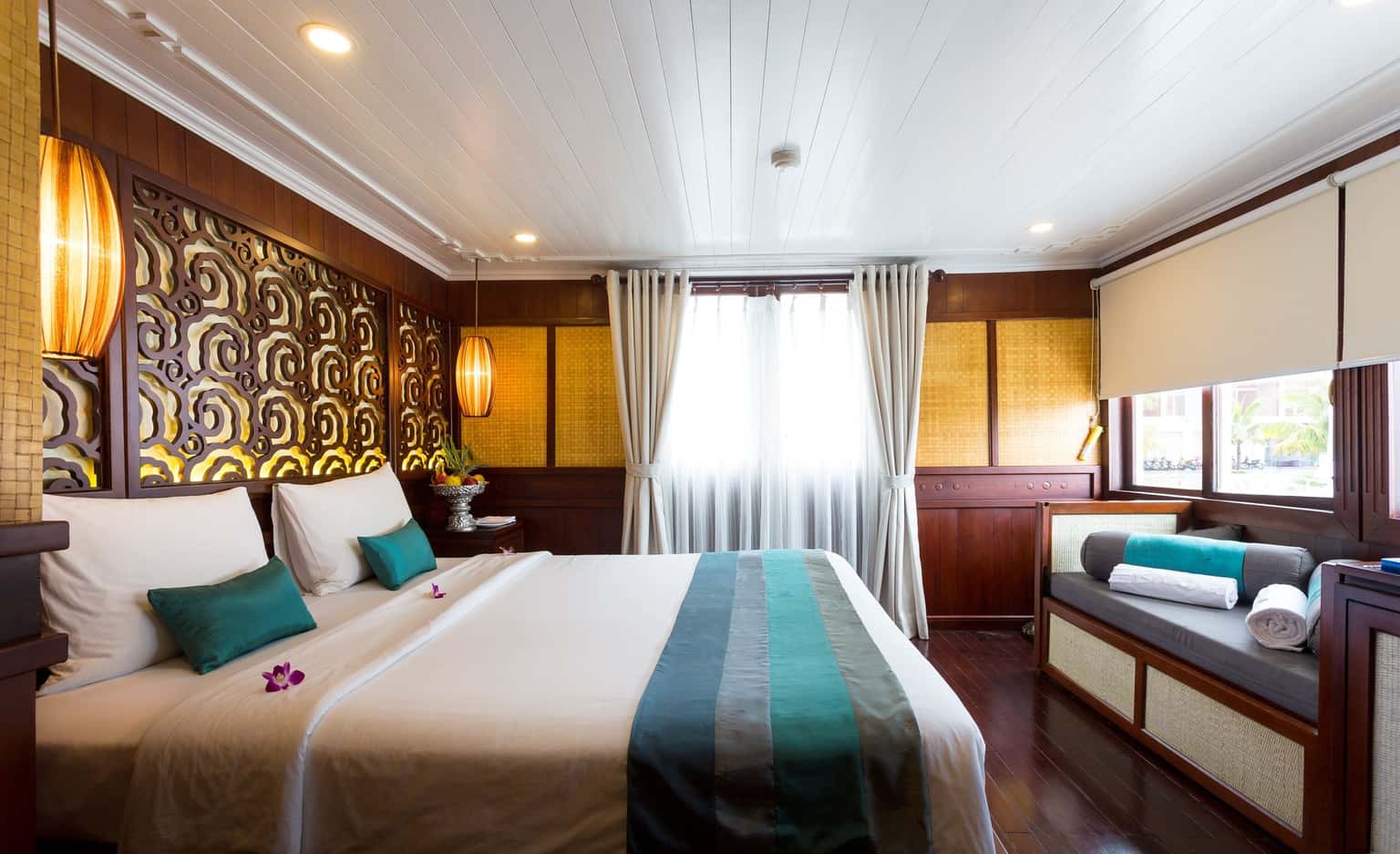 bhaya classic bhaya au co cruise ha long bay