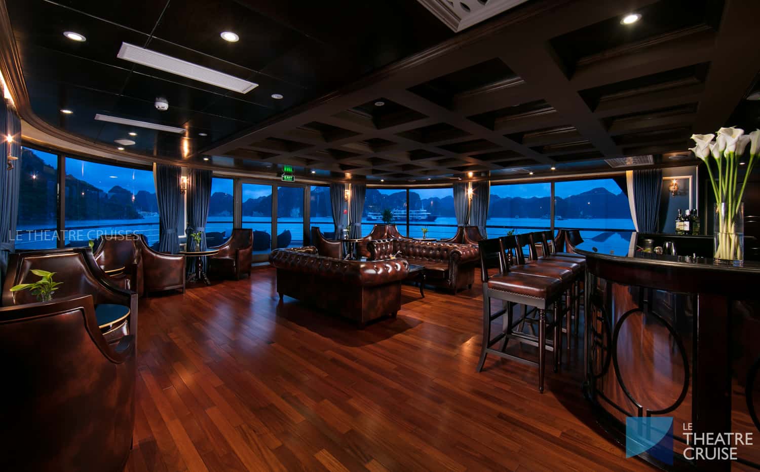 justfly le theatre cruise ha long