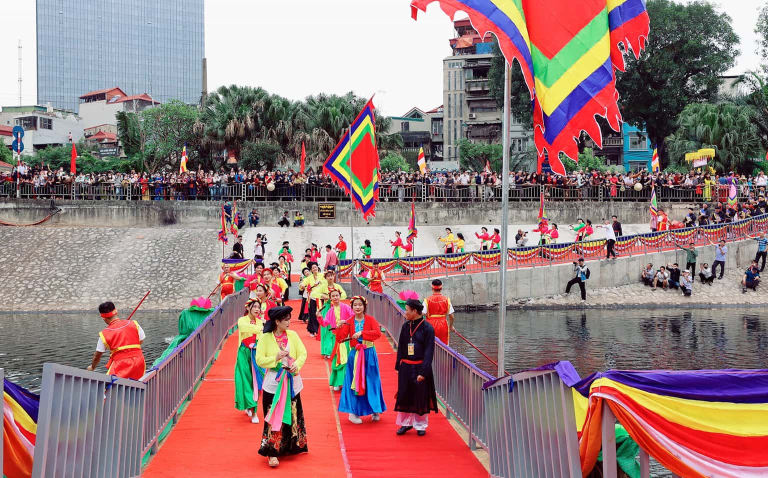 justfly chua lang hanoi
