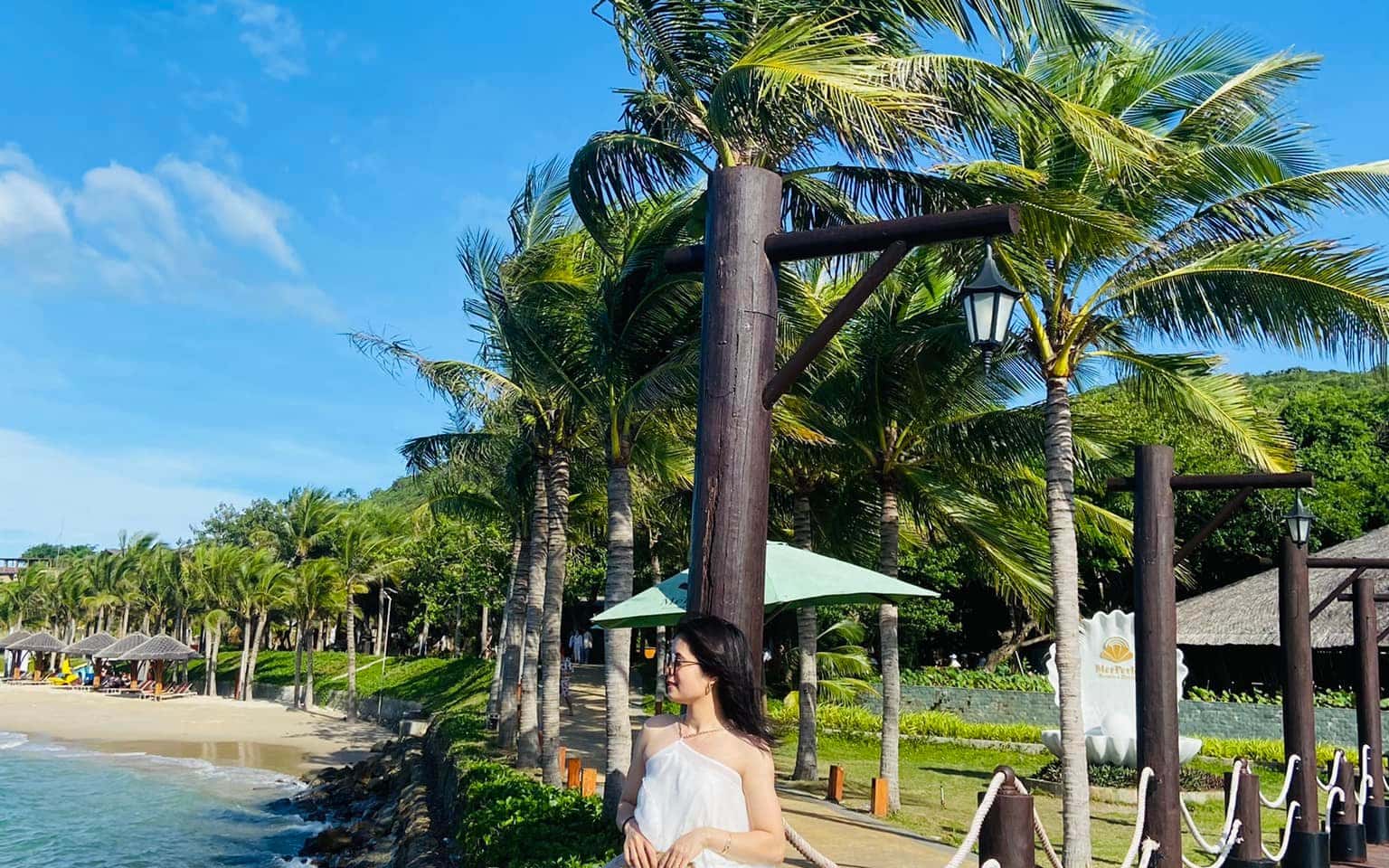 Con Sẻ Tre - Làng Chài - Hòn Tằm - Tàu Gỗ
