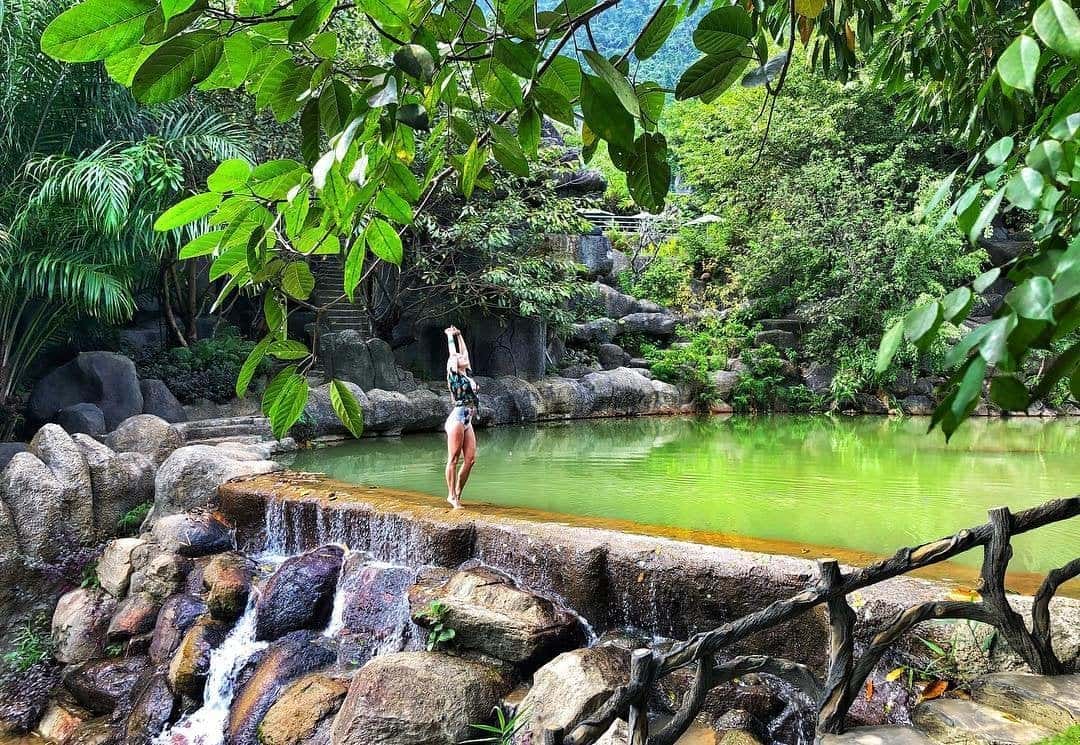 Tắm Khoáng nóng Núi Thần Tài 