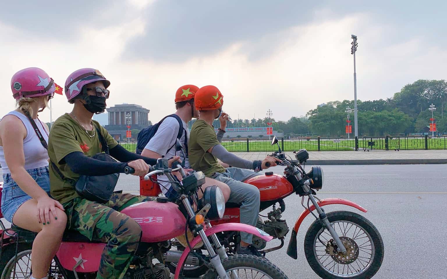 Khám Phá Thành Phố và Miền Quê Hà Nội Bằng Xe Máy Và Xe Jeep - 1 Ngày