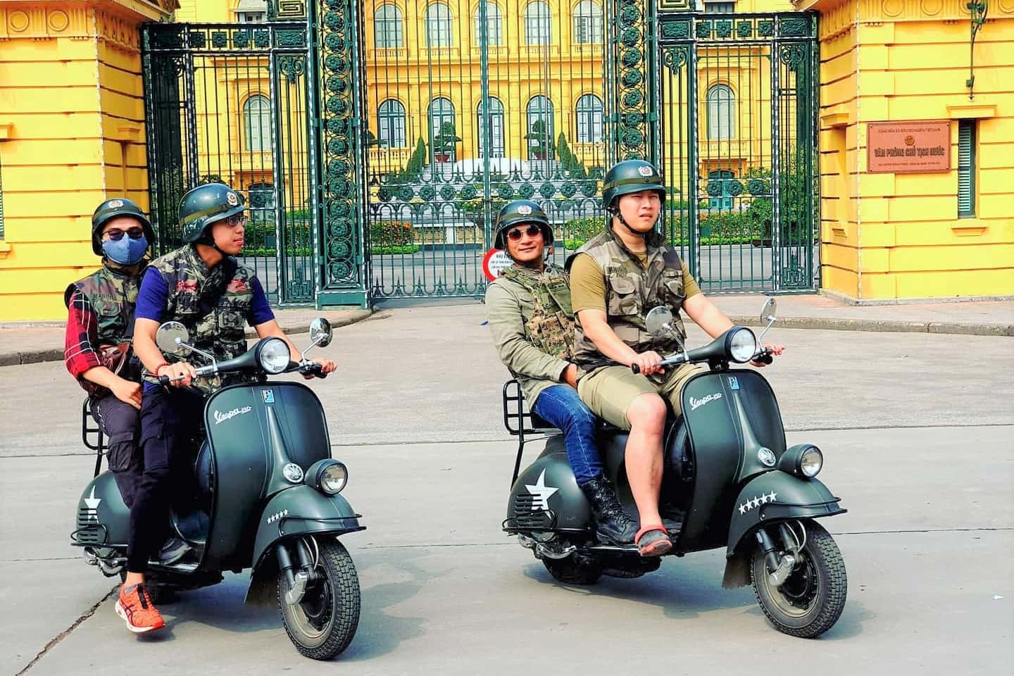 City Tour Hà Nội Bằng Xe Vespa - Nửa Ngày