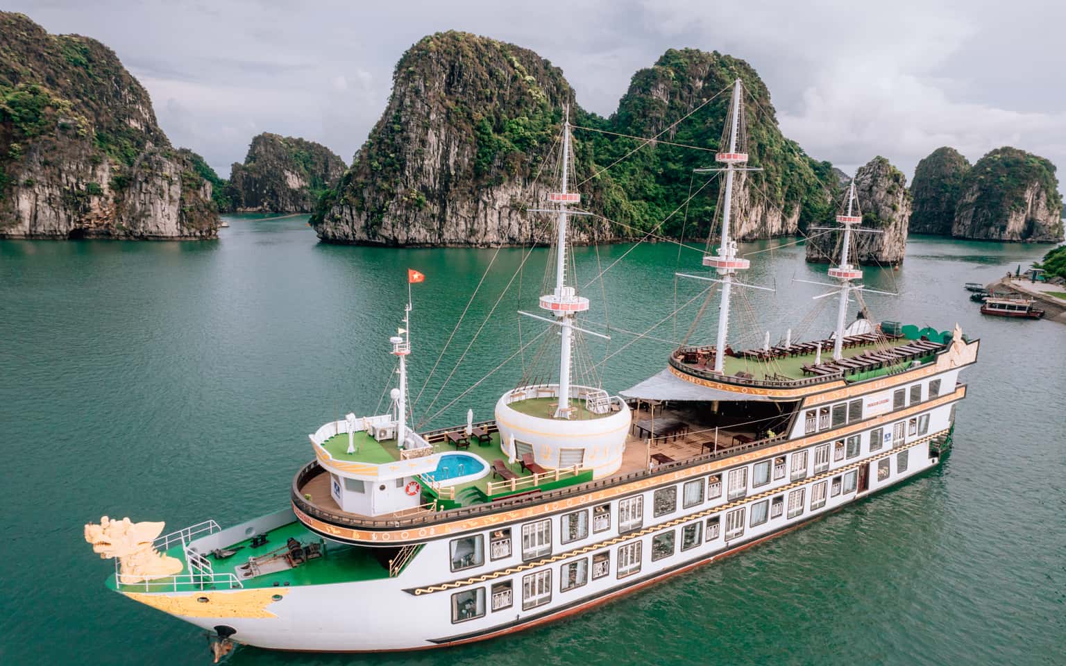 dragon legend cruise indochina junk cruise ha long bay