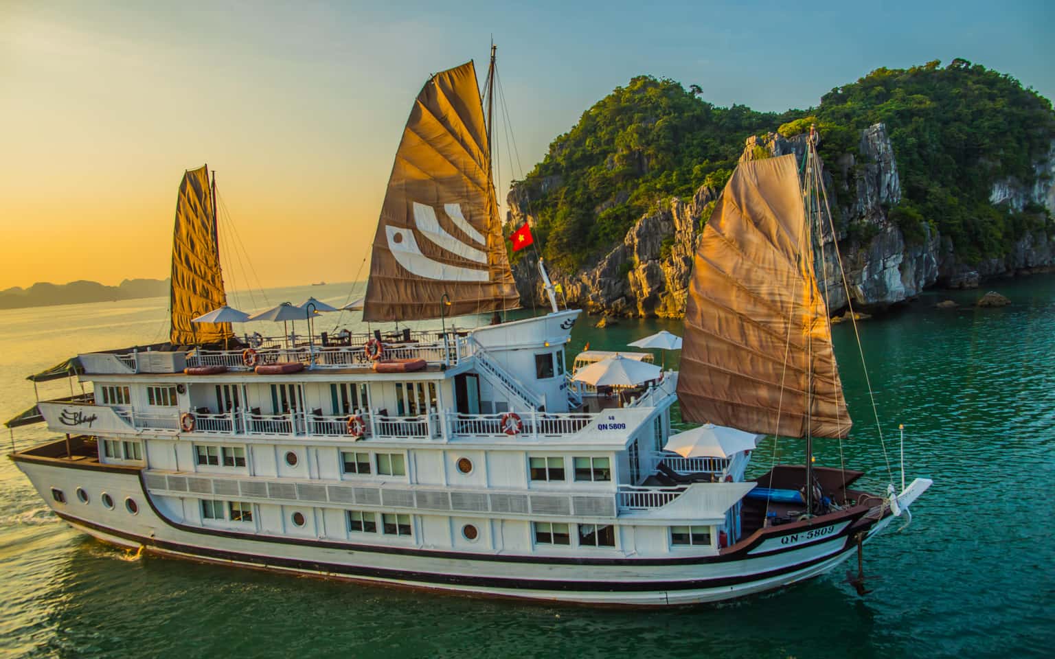 bhaya classic bhaya au co cruise ha long bay
