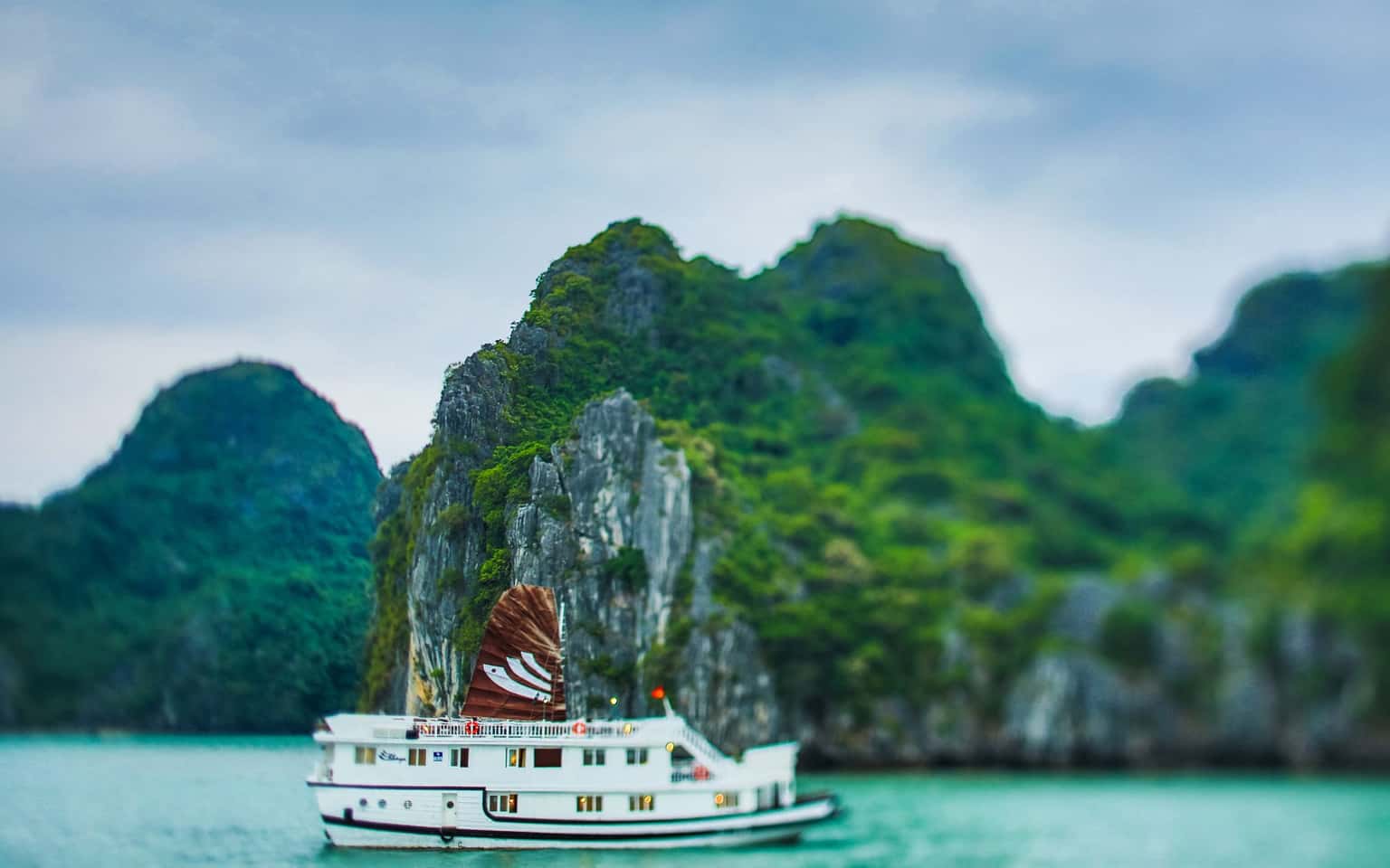 bhaya classic premium bhaya au co cruise ha long bay