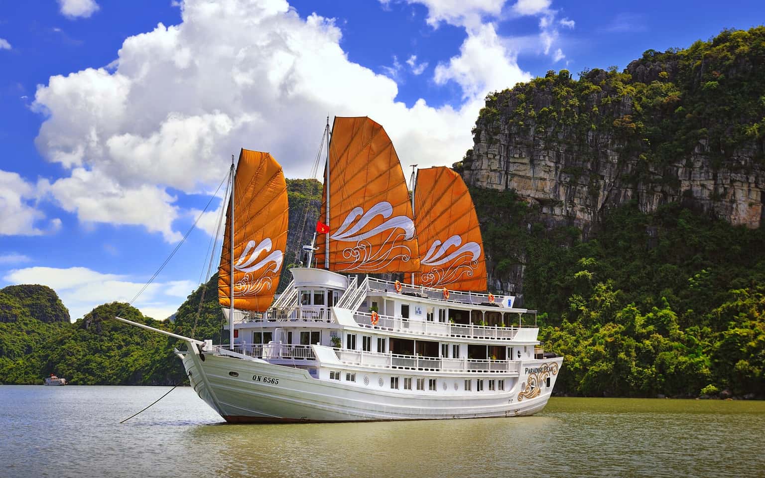 paradise peak cruise 8 cabins ha long