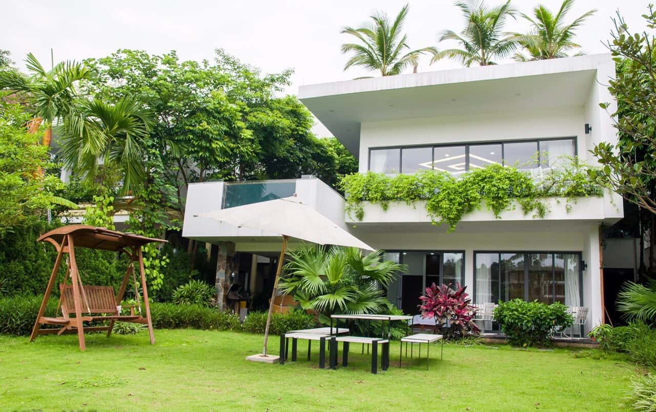 Outdoor dining table