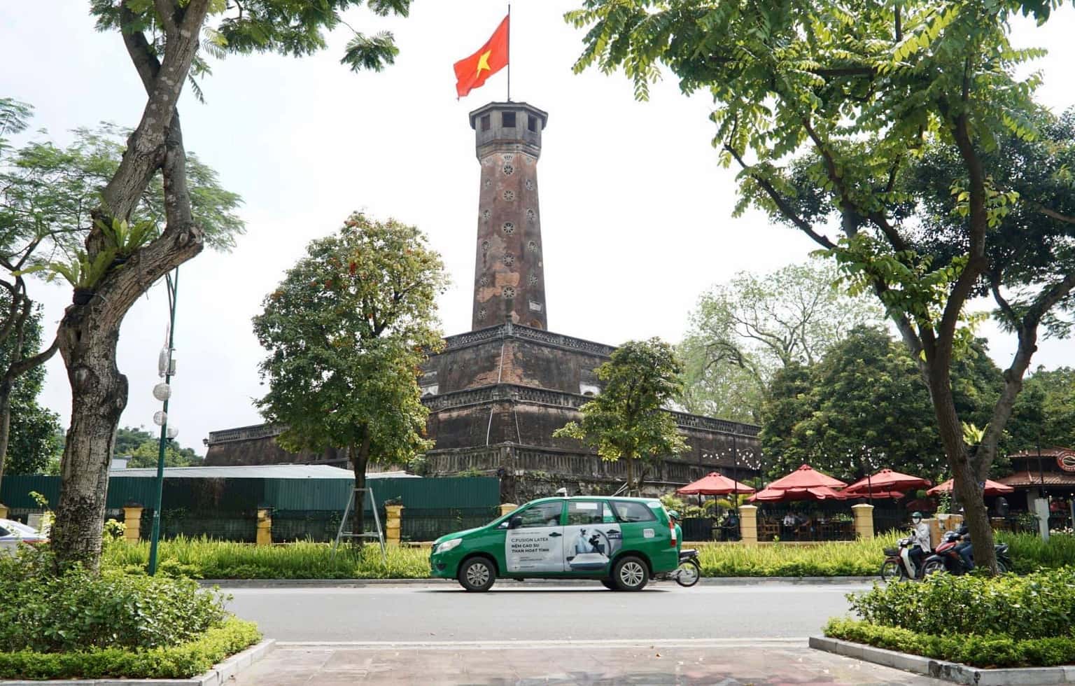cot co ha noi ba dinh dia diem du lich ha noi atthan24