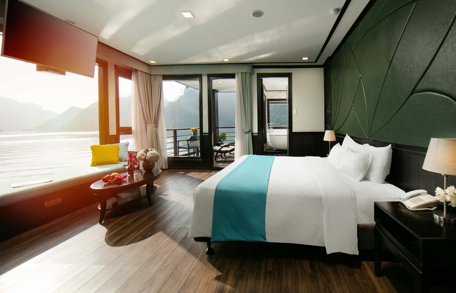 exclusive suite peony cruise ha long bay