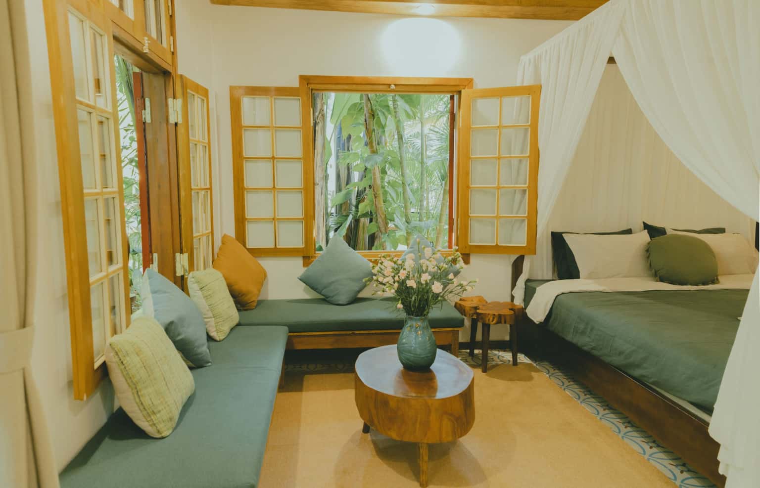 deluxe double the woden gate ninh binh