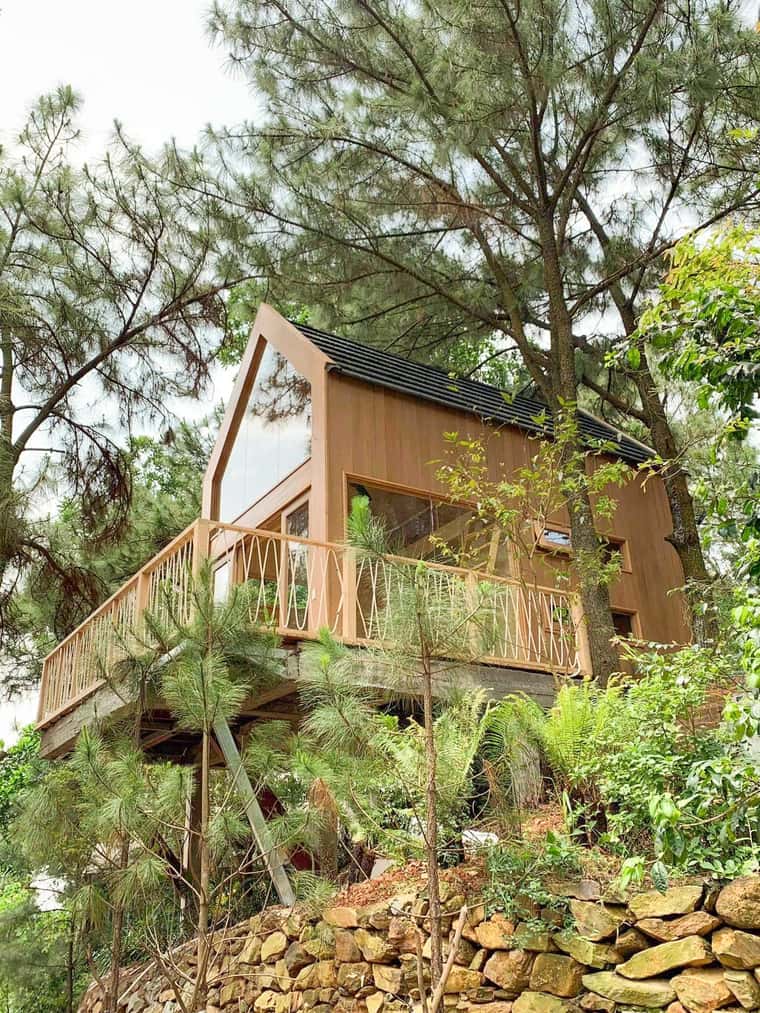 khuon-vien-nha-duong-xi-nha-ben-rung-u-lesa-homestay-soc-son-ha-noi.jpg