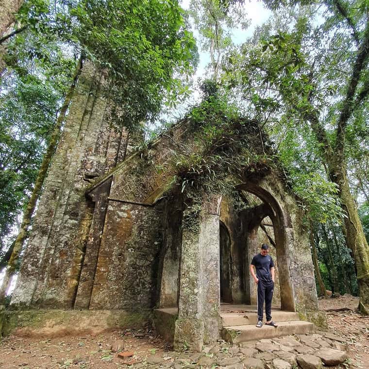 kinh-nghiem-du-lich-nha-tho-do-ba-vi-ha-noi-3.jpg