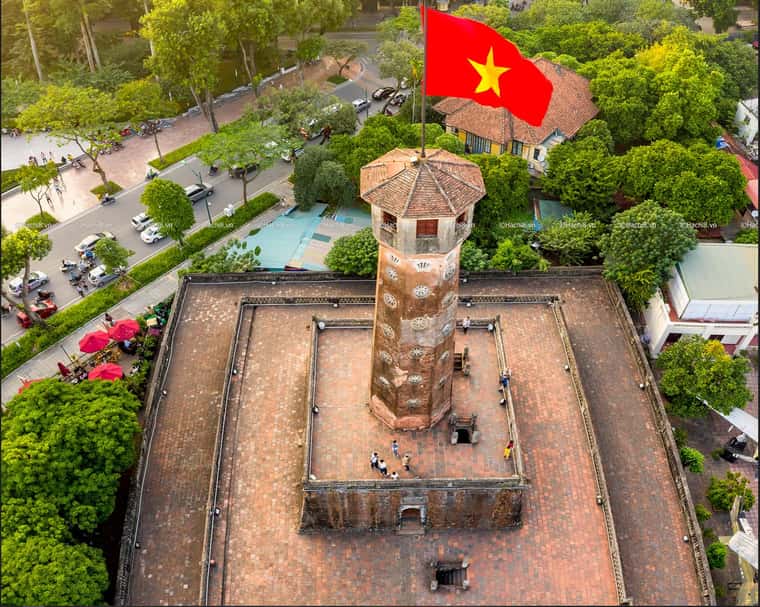 cot co ha noi ba dinh dia diem du lich ha noi atthan24