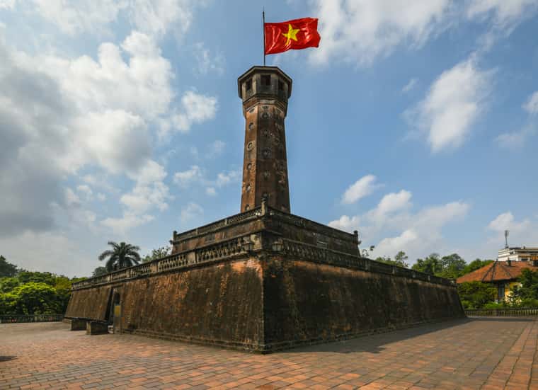 cot co ha noi ba dinh dia diem du lich ha noi atthan24