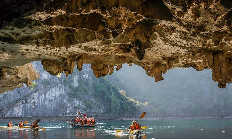 justfly-hang-luon-ha-long.jpg