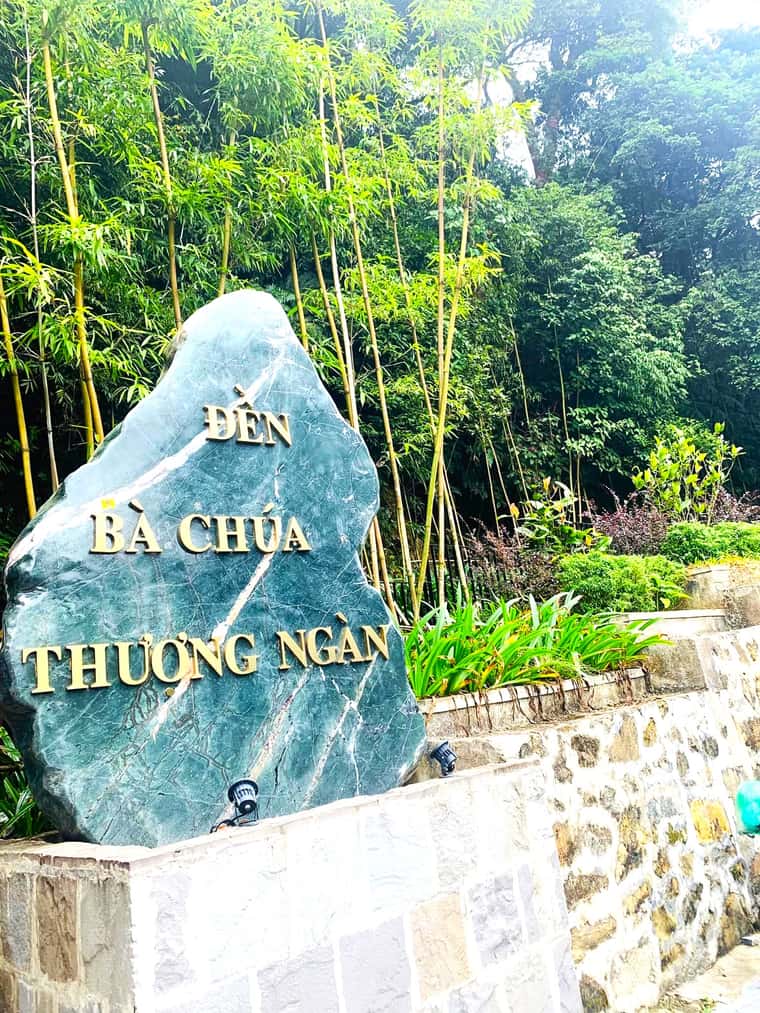 den ba chua thuong ngan tam dao vinh phuc