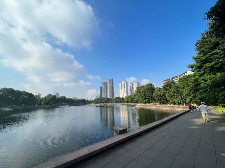 justfly cong vien nghia do hanoi