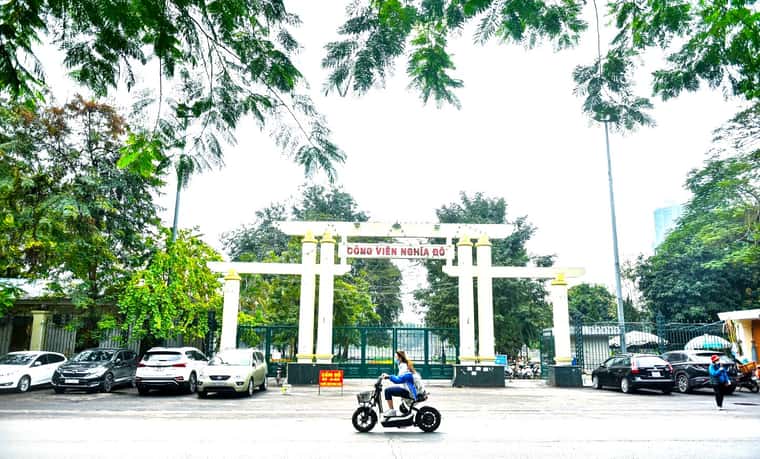 justfly cong vien nghia do hanoi