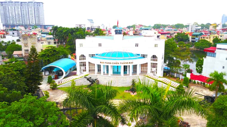 justfly bao tang chien thang b52 hanoi