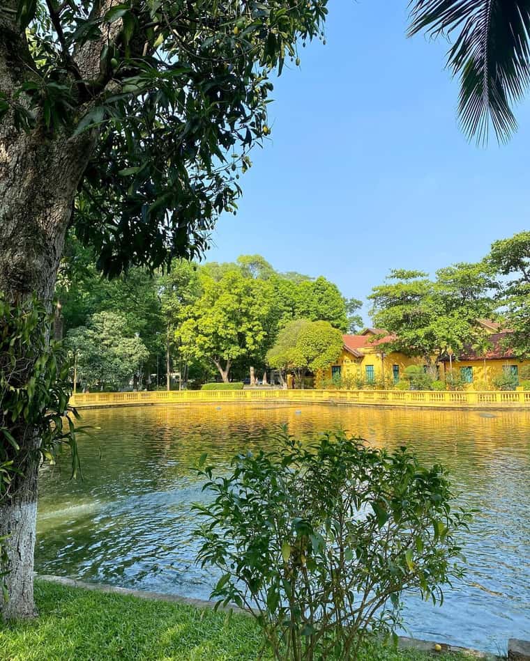 justfly nha san bac ho hanoi