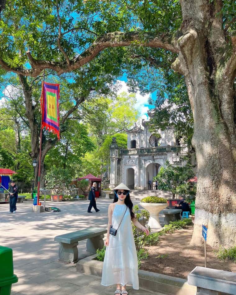 justfly den quan thanh hanoi