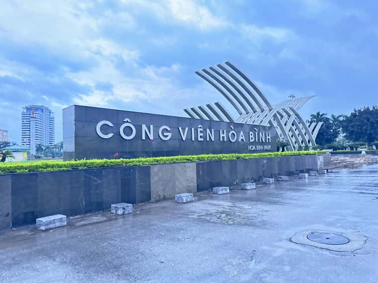 justfly cong vien hoa binh hanoi