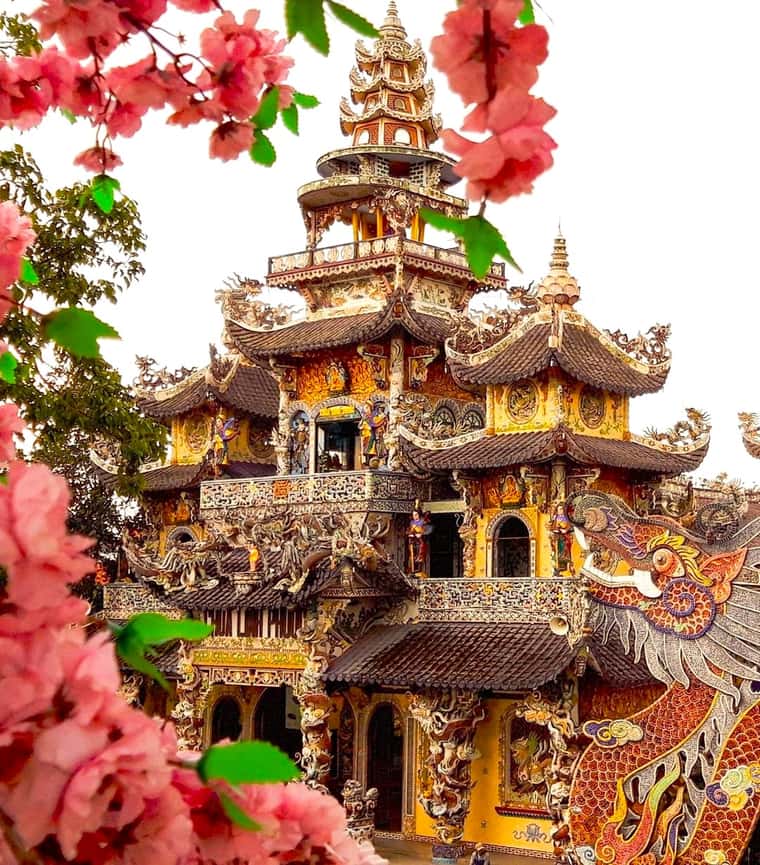 justfly chua linh phuoc chua ve chai da lat